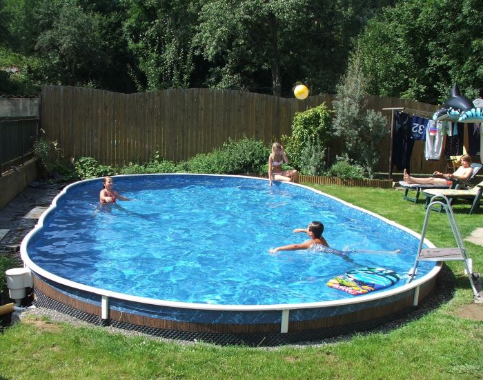 pools 30 ft