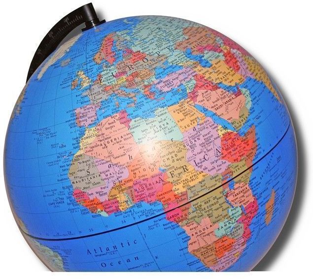 World Explorer 28cm Globe With DK CD-Rom - Puzzles & Games